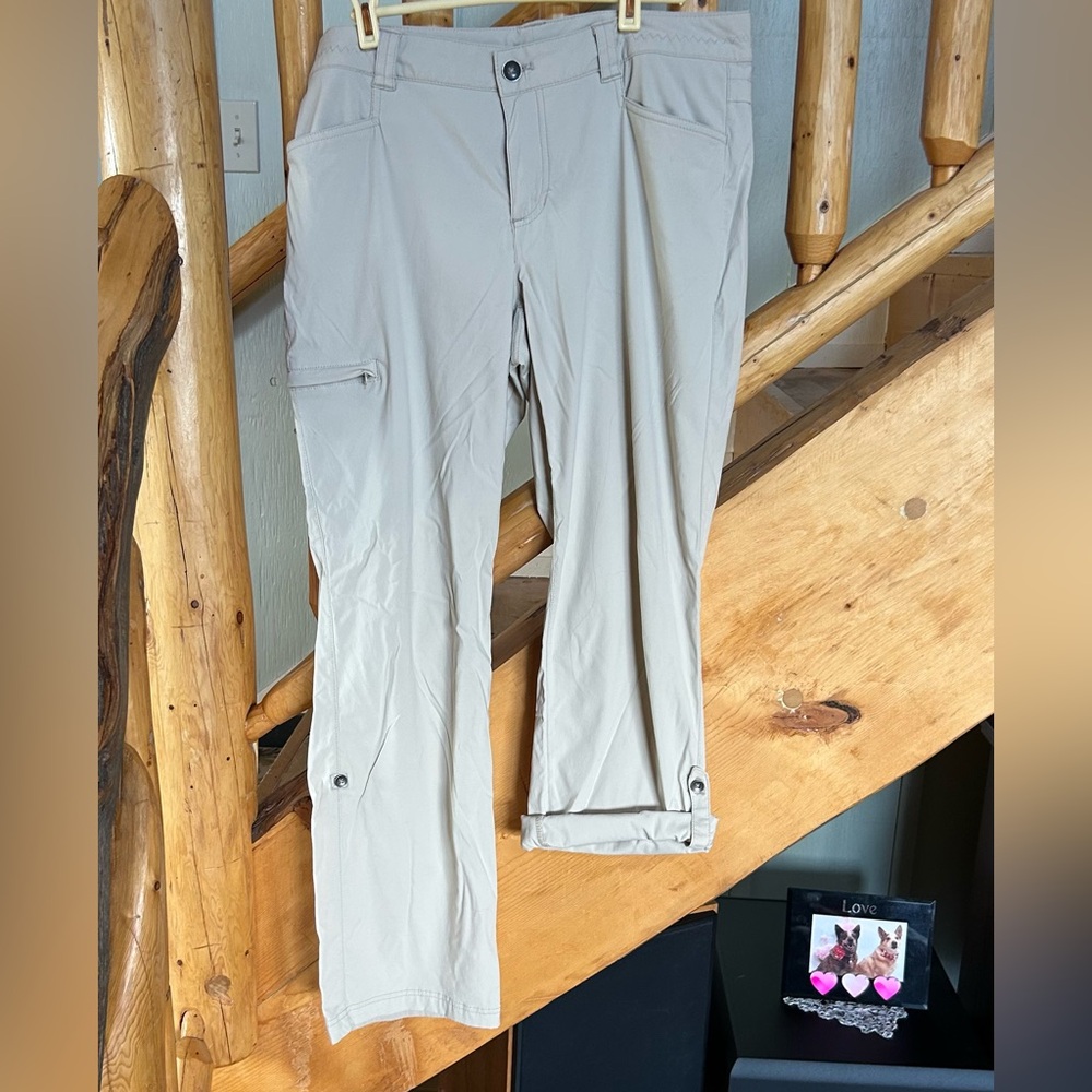 SUMMER Eddie Bauer lightweight Beige Cargo Pants - Active Hiking Camping
